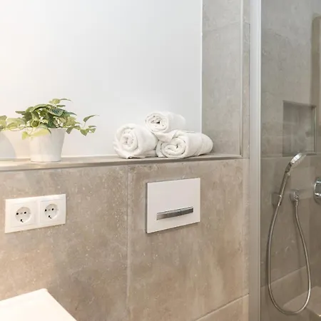 Sturmfrei 1 * שרבאוץ